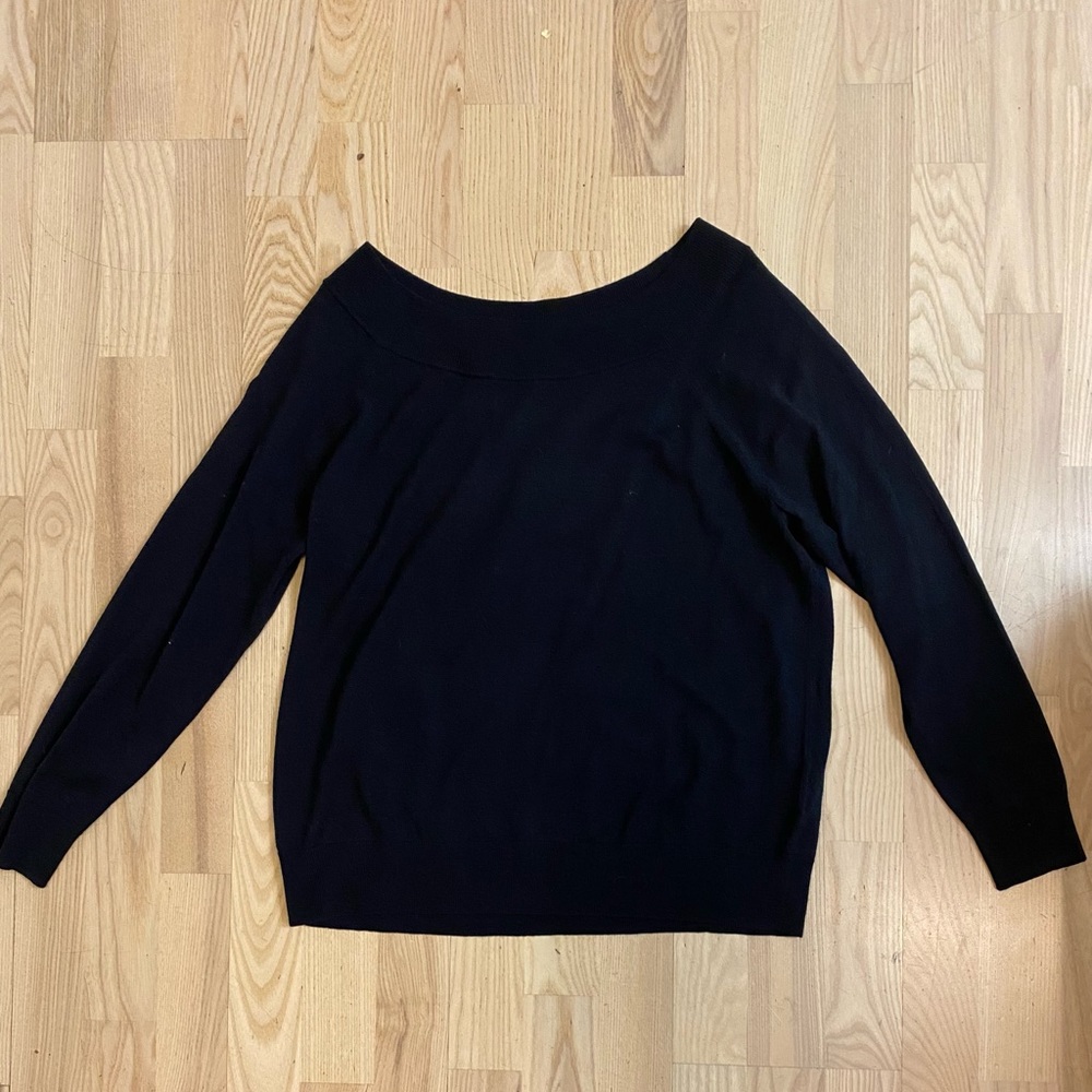 Uniqlo navy merino sweater